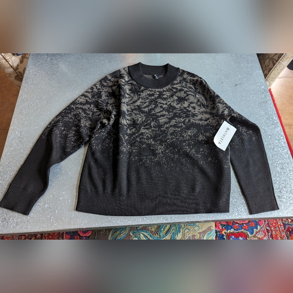 Athleta NWT Textured Crew Sweater M Thermolite